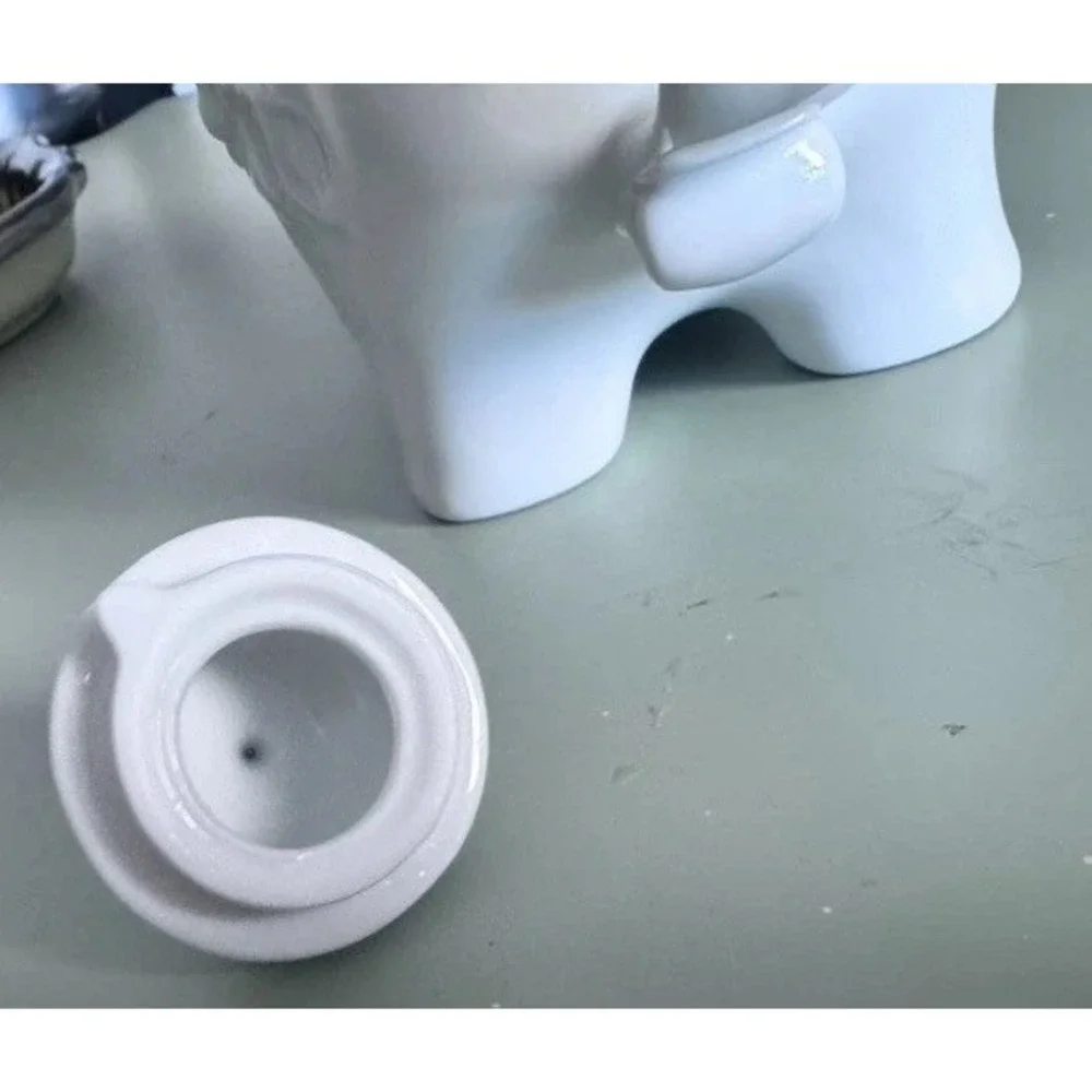CIA Cordon Bleu Elephant Teapot White Microwave Dishwasher Oven Safe with‎ Lid